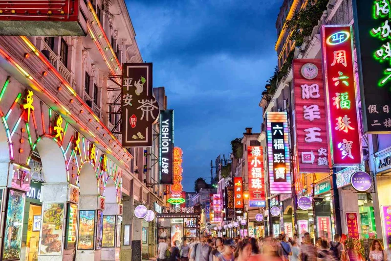 Beijing Road historic shopping street in Guangzhou at night