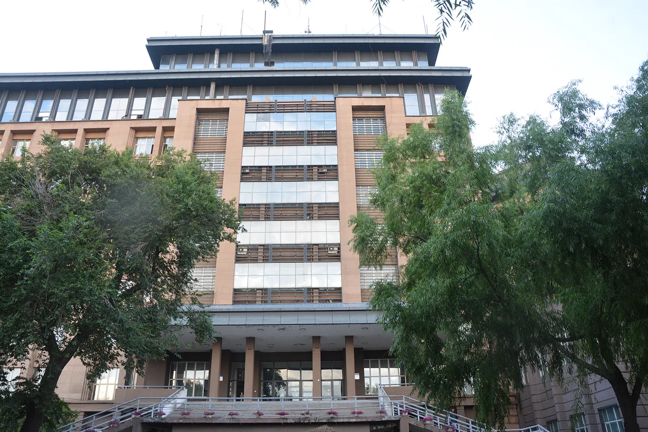 The main building of Harbin Institute of Technology